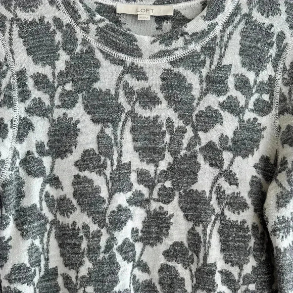 LOFT Floral Sweater Thermal, Grey and White, Size Medium - Picture 3 of 16